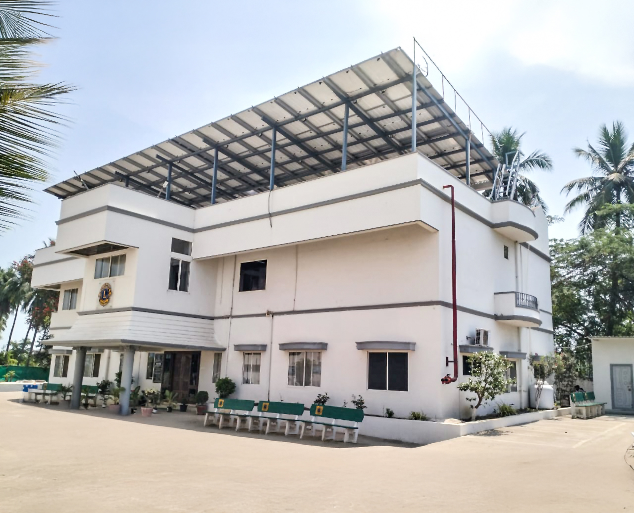 The Ln. Peruri Venkateswarlu & Ms Kasiratnamma Eye Centre campus in Akividu
